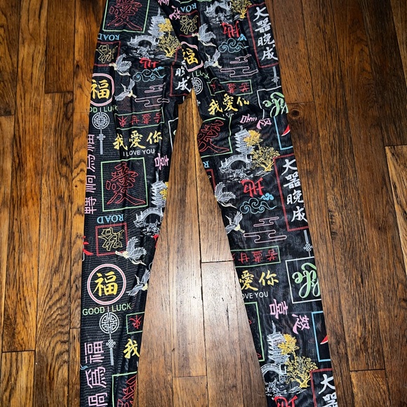 NWT - Fashion Nova 2pcs Colorful Graphic Print Leggings and bodysuits - Picture 1 of 5